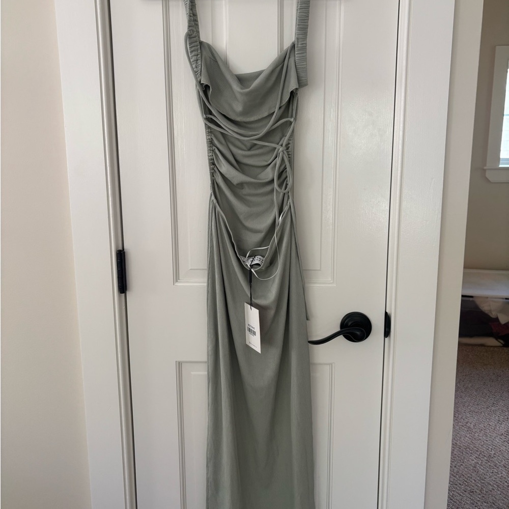 Hello Molly Frose on Repeat Midi Dress - Picture 3 of 4